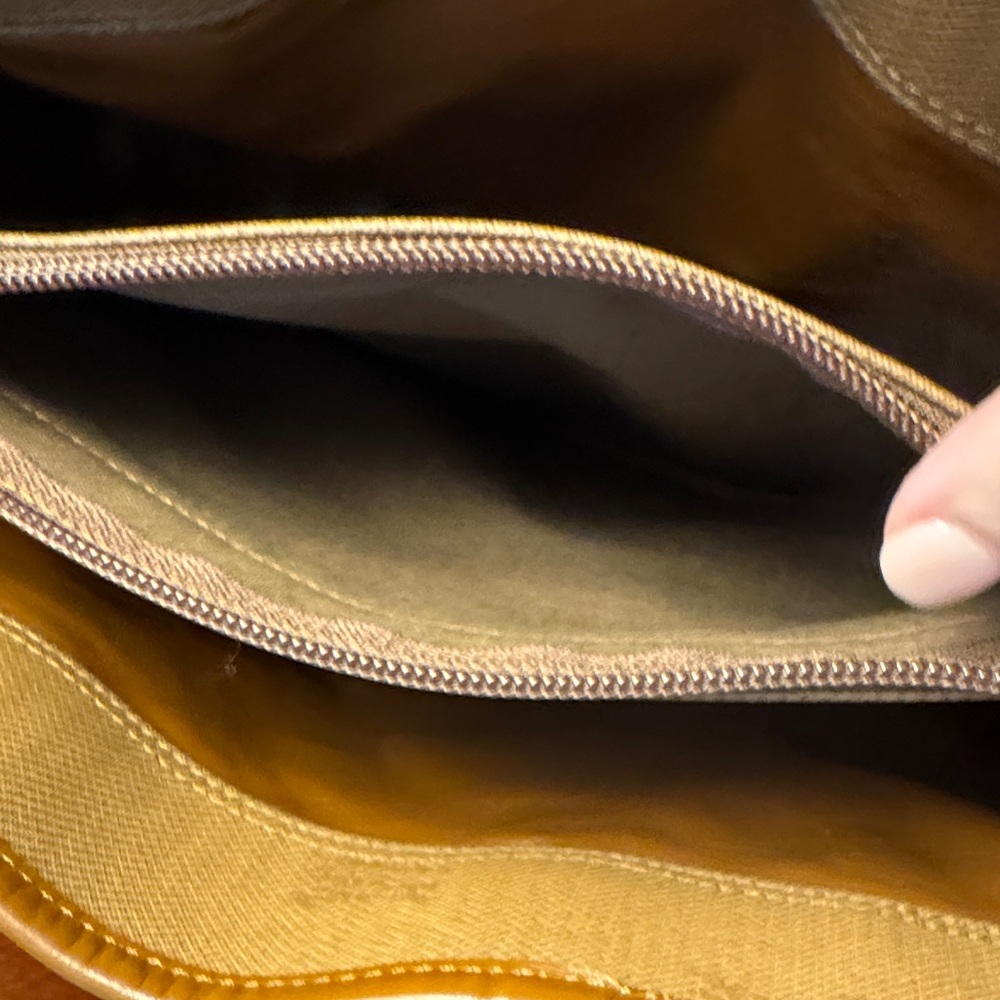 Burberry Vintage Tan and Brown Checkered Tote - Picture 6 of 15